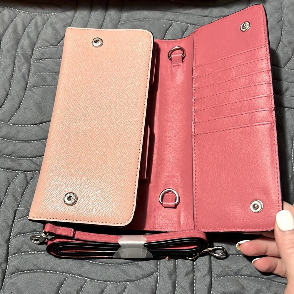 HOST PICK London Fog Dusty Pink Crossbody - Picture 3 of 8